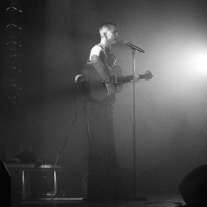 Вдома Напівгола - Drevo