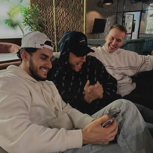 Её Любимый Тип Мужчин ft Keneli & Zhiro - Мичелз